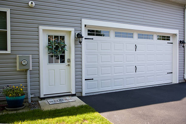 24/7 Emergency Garage Door Panel Replacement experts in Rock County County, WI